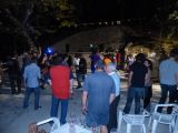 Après le repas, que nous sommes très nombreux à partager, place à la musique et le DJ continue alors qu'il fait déjà nuit. Tout le village est invité, comme dans les histoires d'un gaulois bien connu ! Merci au Trio pour tous ces bons moments